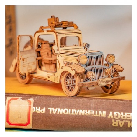 VINTAGE CAR